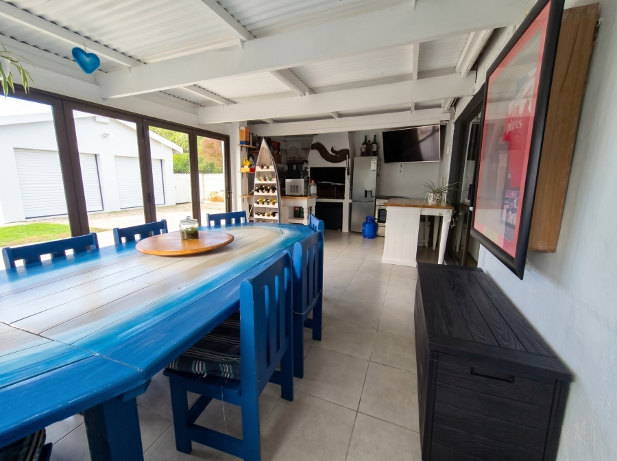 6 Bedroom Property for Sale in Struisbaai Western Cape